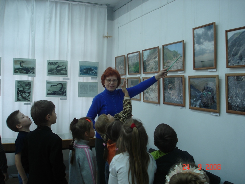 Экскурсию в «прошлое» проводит Минеева Л.П.