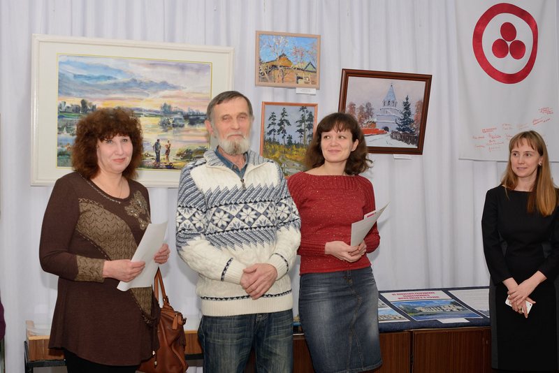 Авторы работ (слева направо) Татьяна Сысуева, Виктор Тайдаков, Мария Гаврилова на открытии.